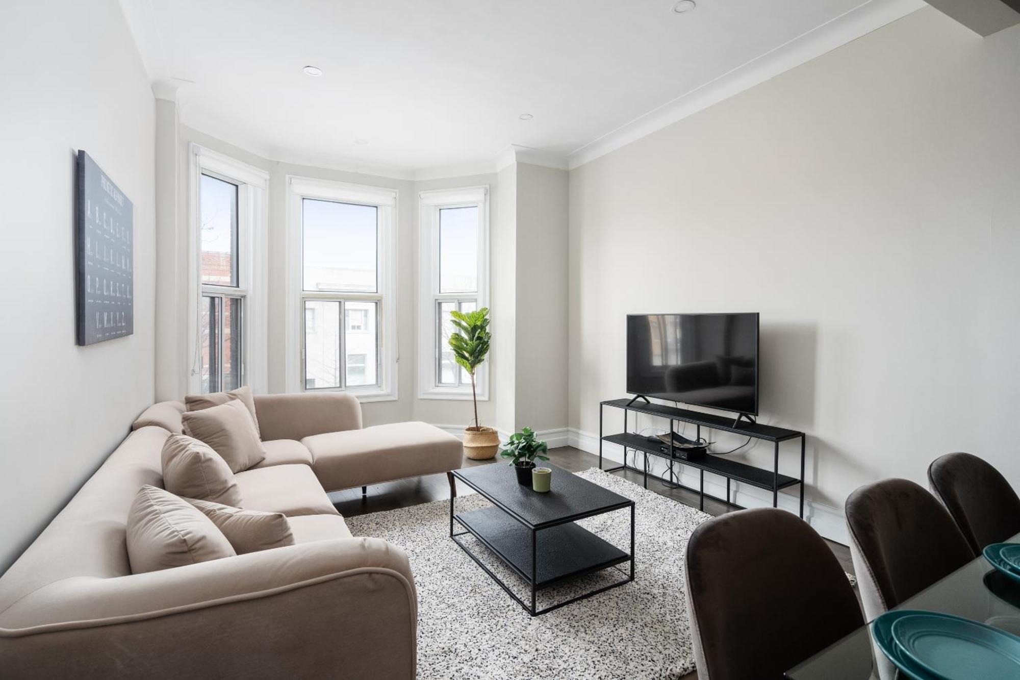 Apartment The Parc Mile End Montreal