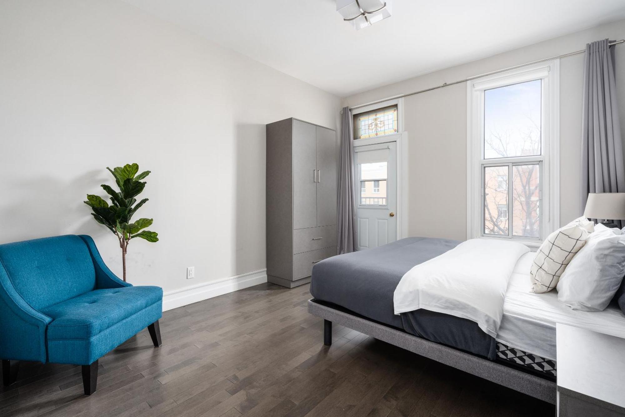 Apartment The Parc Mile End Montreal